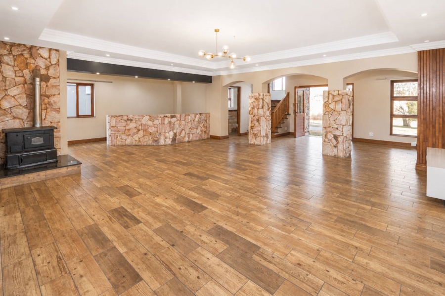 5 Bedroom Property for Sale in Xanadu Eco Park North West